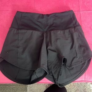 Lululemon Speed up shorts - Size 2